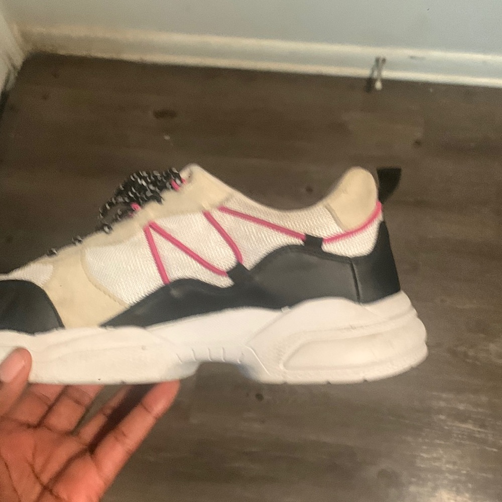 Shoes - Picture 2 of 3